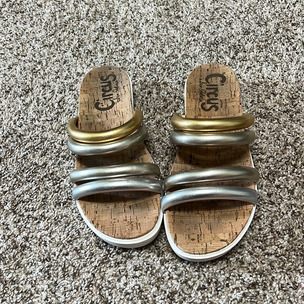 Woman’s platform shoes